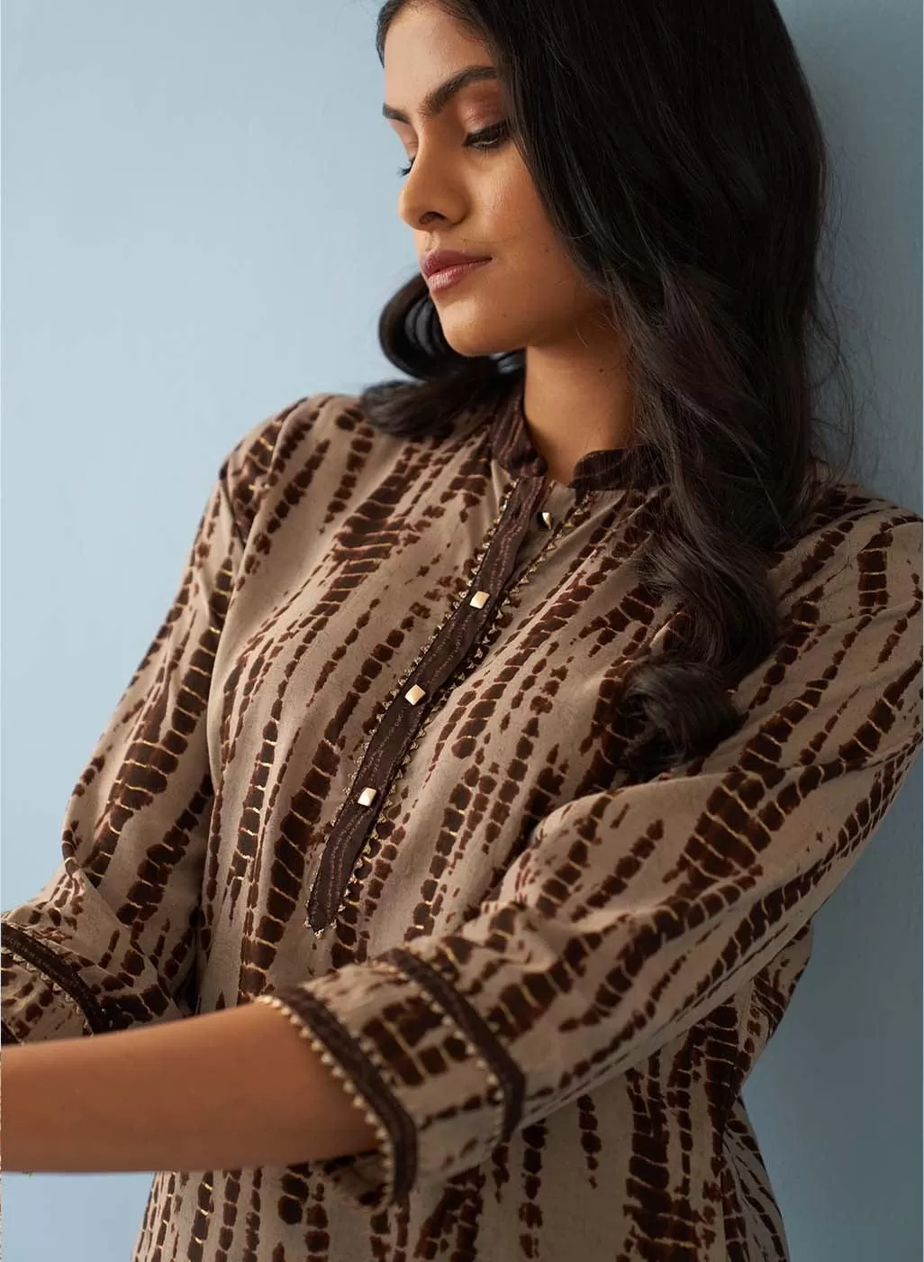 Brown Printed Kurta Set with Mandarin Collar and Broad Border Sleeves