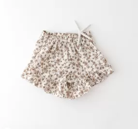 Floral shorts with a ruffle