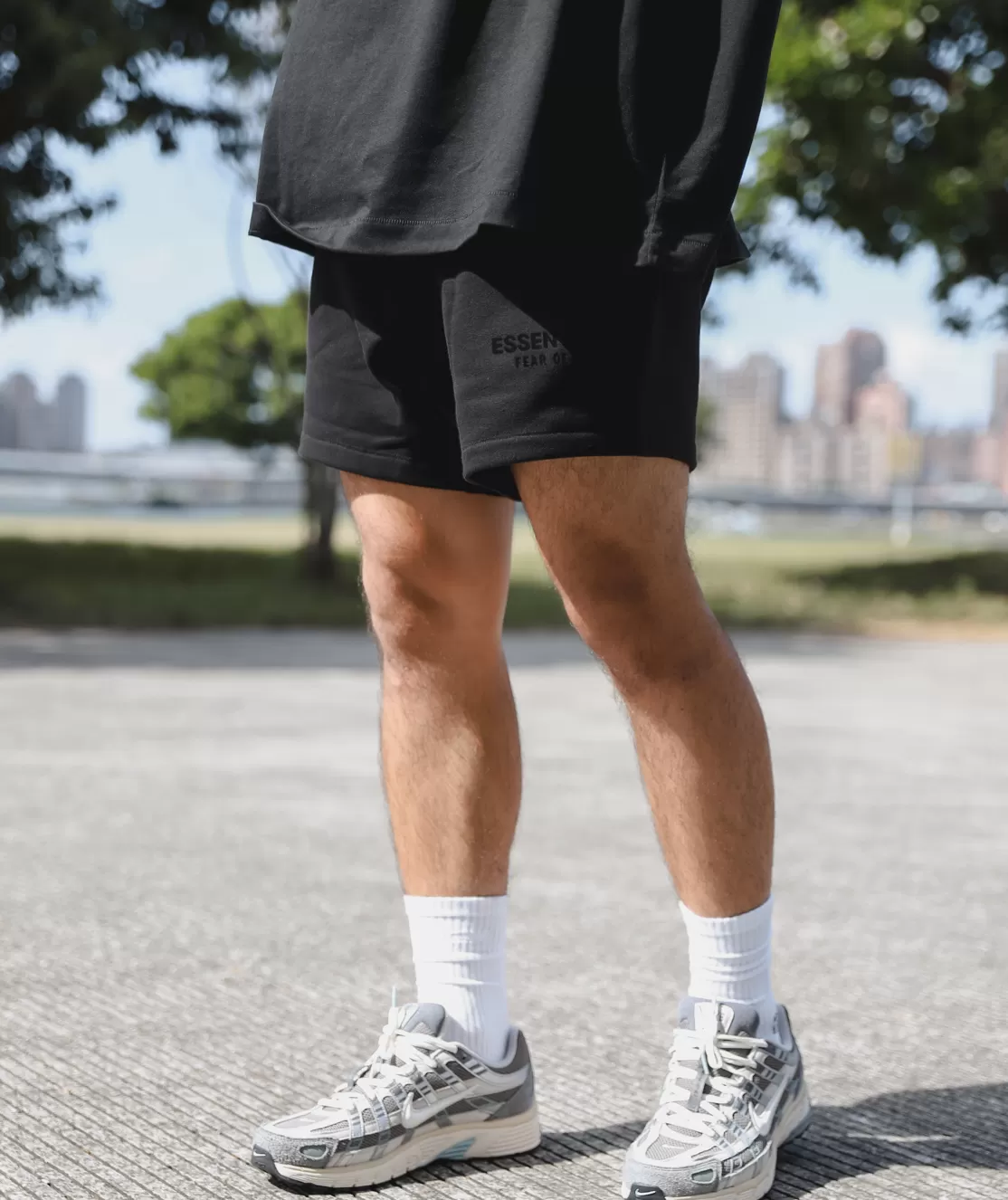 FOG FEAR Of GOD ESSENTIALS SWEATSHORT BLACK 【160BT232000F】