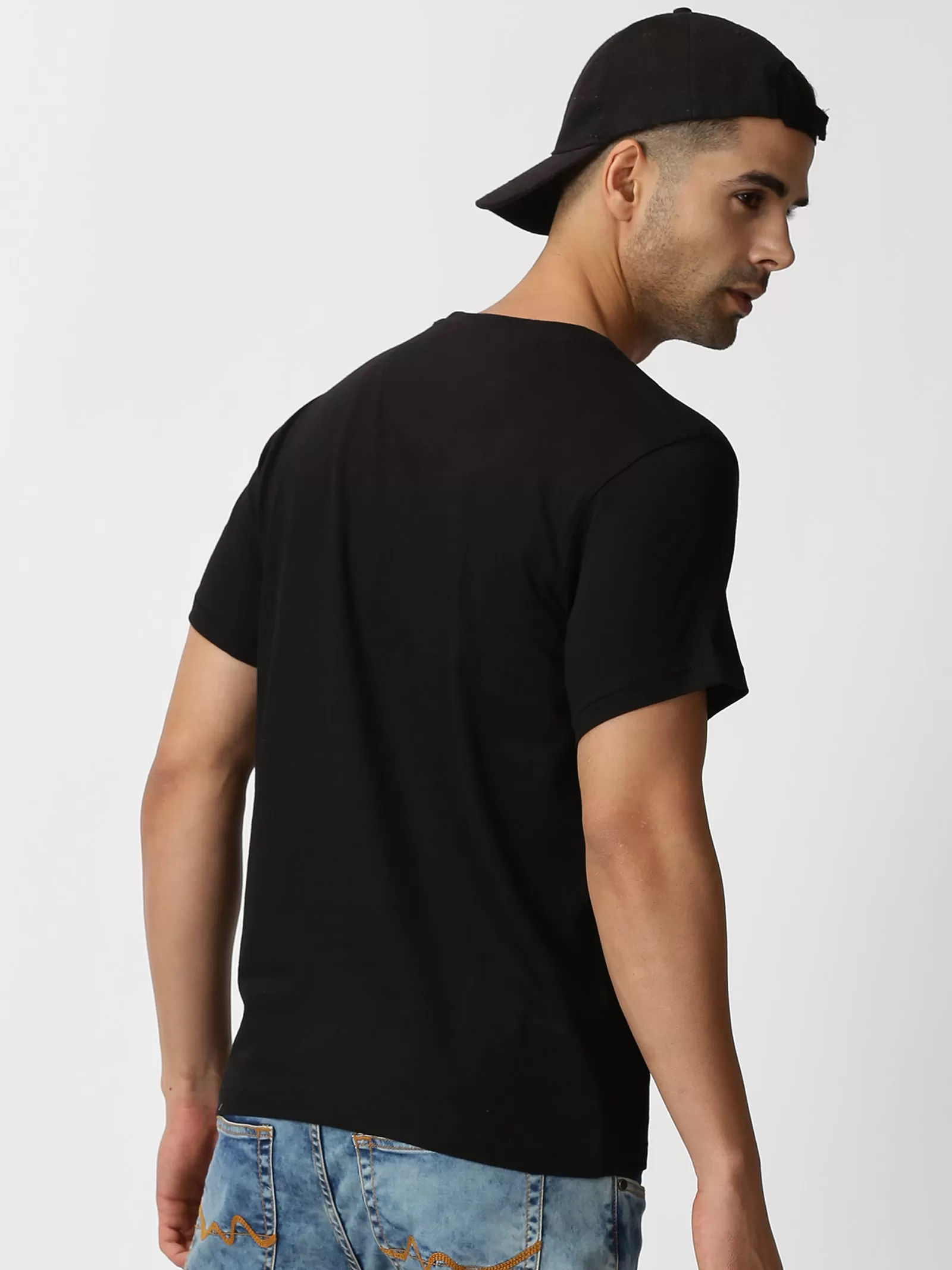 MEN'S BLACK SOLID SLIM FIT T-SHIRT