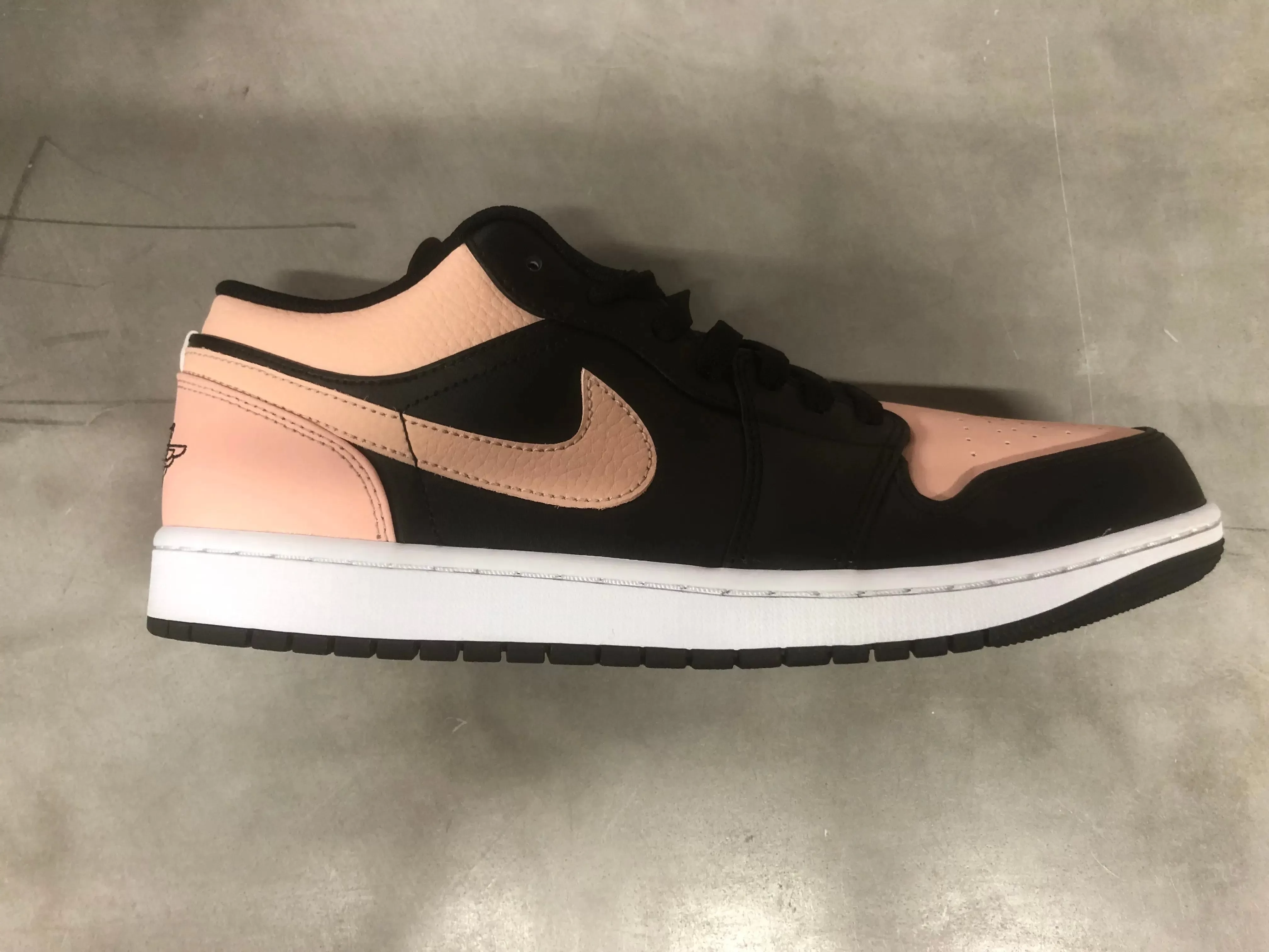 Nike Air Jordan 1 Low Crimson Tint [USED]