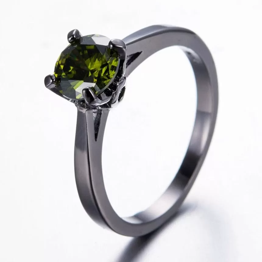 Simple Black Gold Design Peridot Ring