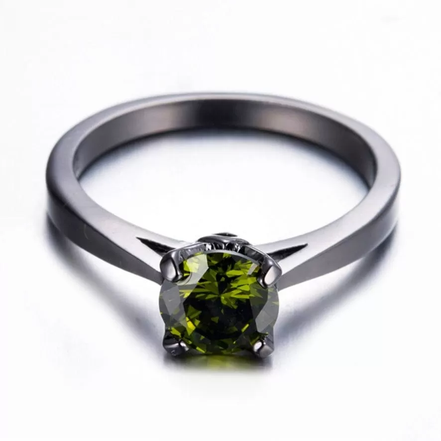 Simple Black Gold Design Peridot Ring