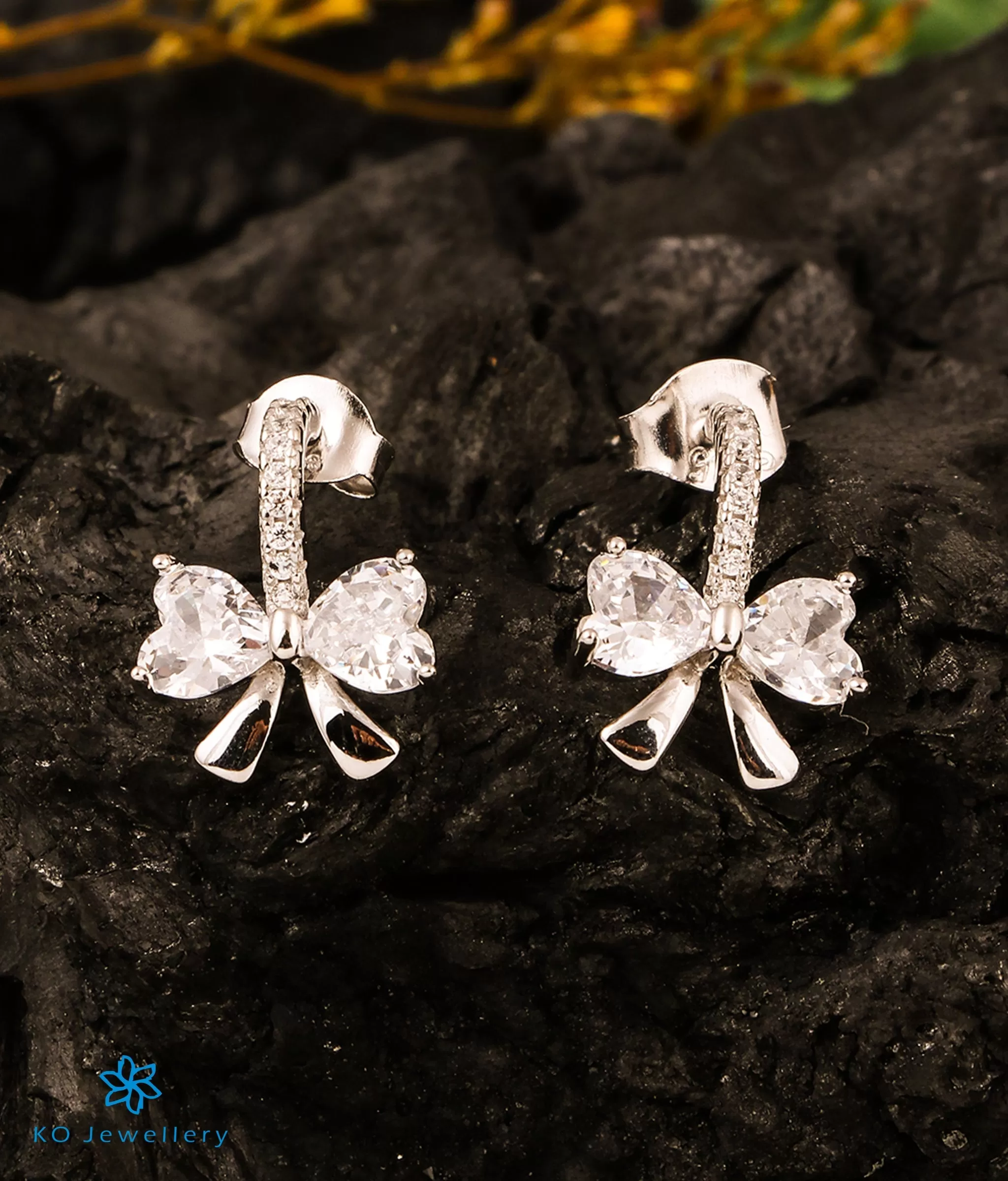 The Pretty Bow Silver Earrings