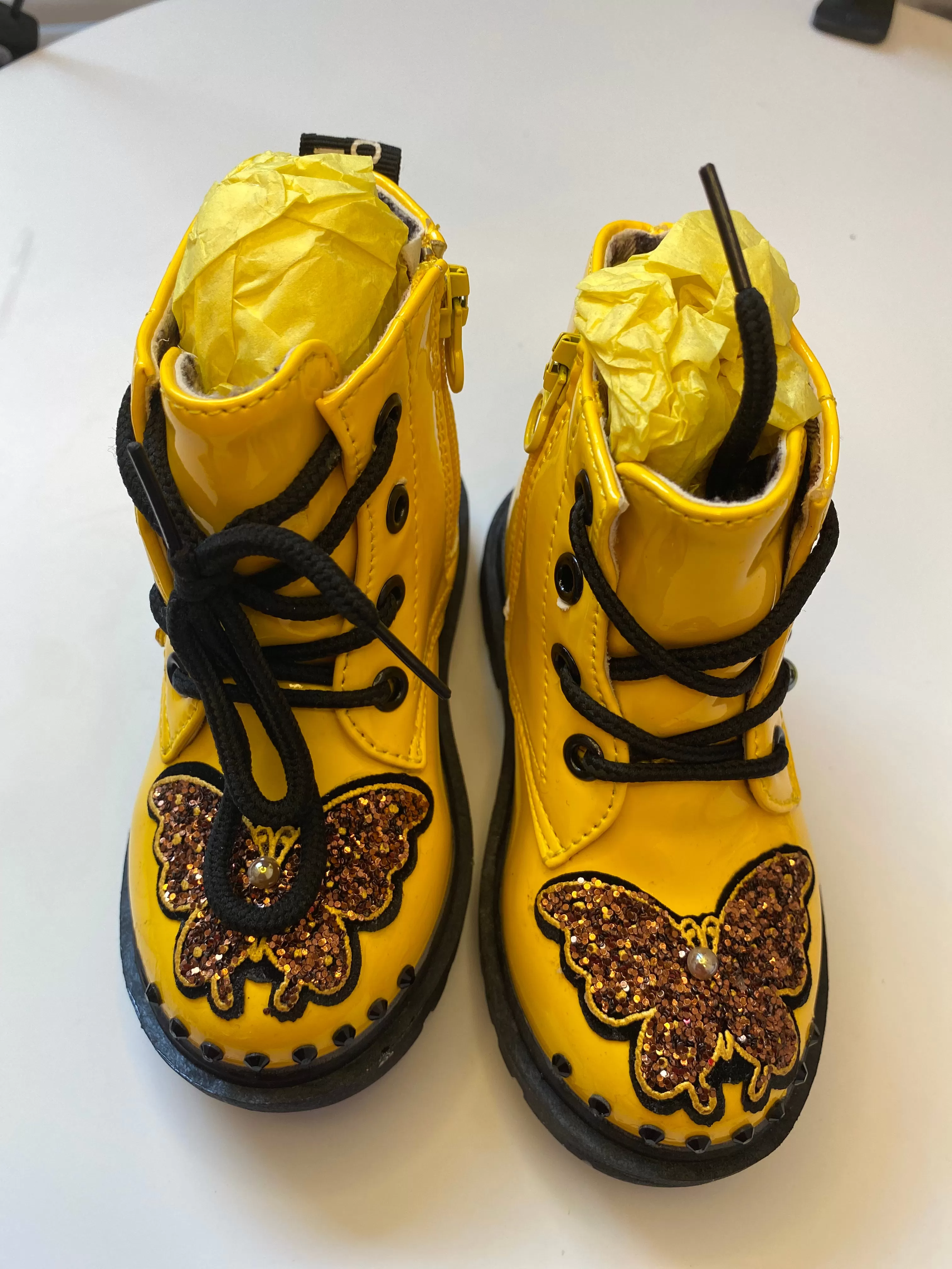 YELLOW 8 SIZE GIRLS CUSTOM BEDAZZLED ONE OF A KIND BOOTS